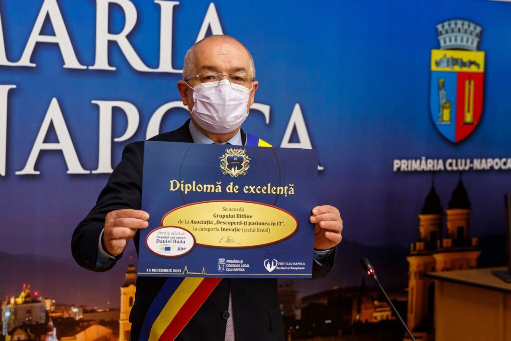 Elevii clujeni vor să pună bazele digitalizării. Autoritățile locale i-au premiat