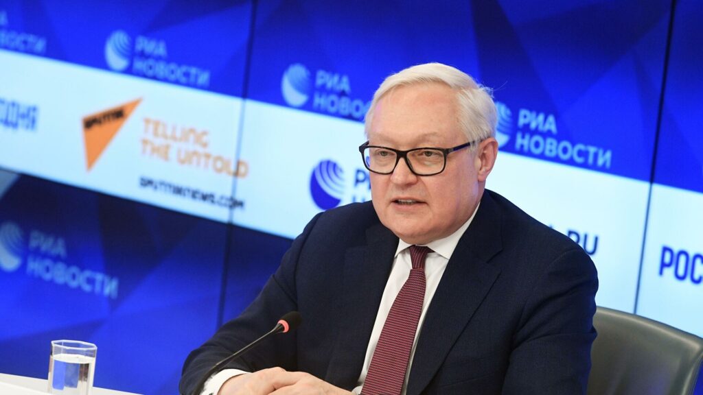 Rusia își arată „colții”. Amenință cu un conflict militar dacă NATO se apropie