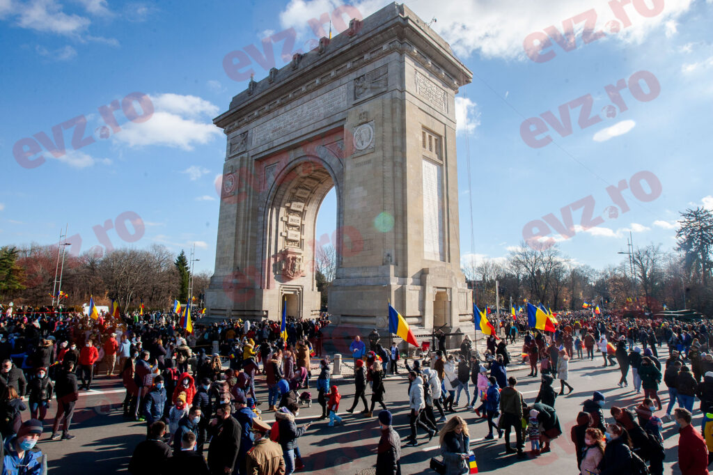 EXCLUSIV. România, țara sub comandă amanetată de politicieni. Doru Bușcu: „Butonul e în altă parte"