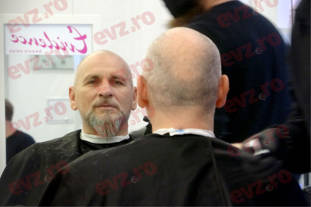 FOTO. Cum se întreține Cristian Bozgan, mâna dreaptă a Mihaelei Rădulescu la reality show-ul „Ferma”