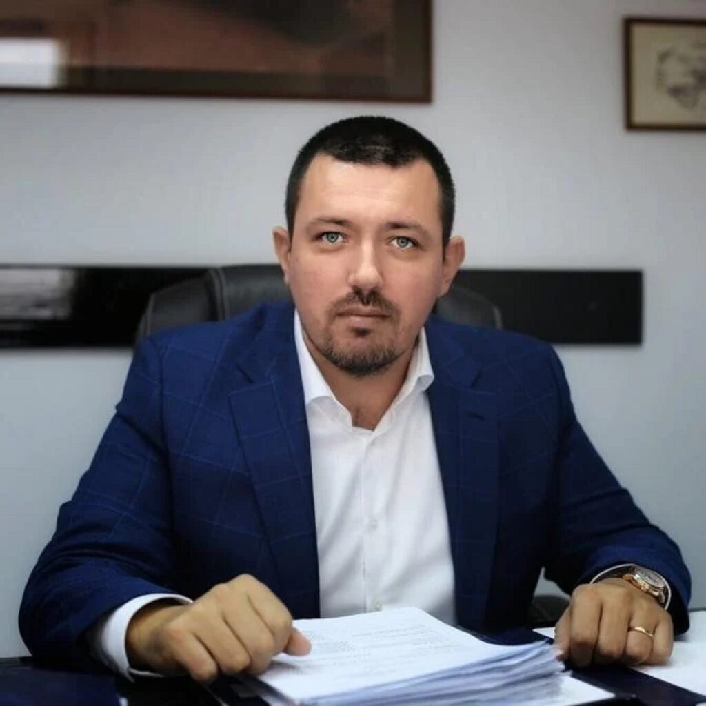 Cine este românul cu origini libaneze, care a devenit favorit pentru funcția de prefect al Bucureștiului