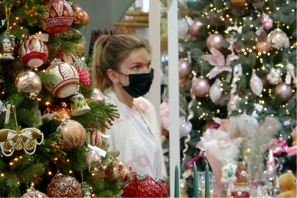 VIDEO/ Simona Halep nu se uită la bani când vine vorba de cadouri pentru cei dragi. A umblat la buzunar pentru cadouri de Crăciun