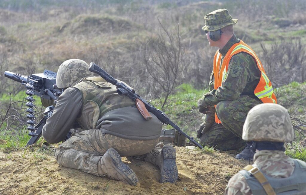 Rusia și Ucraina, un război al nervilor. Riscul izbucnirii unui conflict direct este uriaș