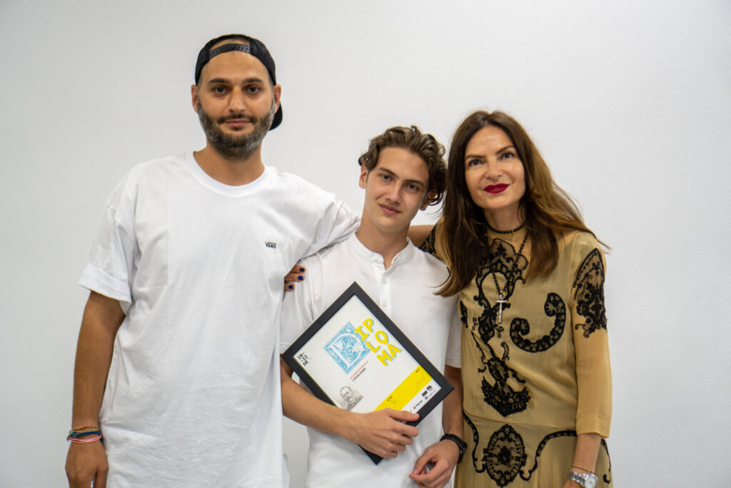 VIDEO. Cum a reacționat arhitectul Omid Ghannadi când un băiat de 15 ani l-a rugat să se înscrie la cursurile lui. „Când l-am cunoscut, mi-am dat seama că trebuia să vină la 10 ani”