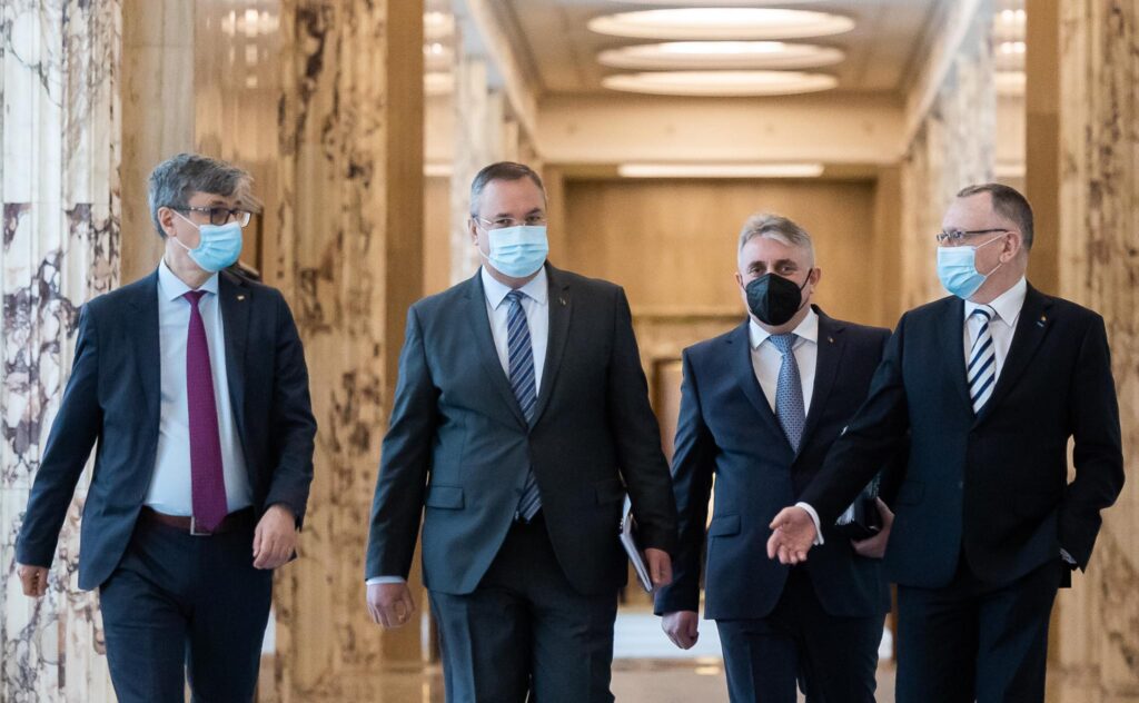 Cei mai vizibili miniștri. Nimeni nu i-a luat locul lui Nicolae Ciucă. A cui popularitate a scăzut considerabil