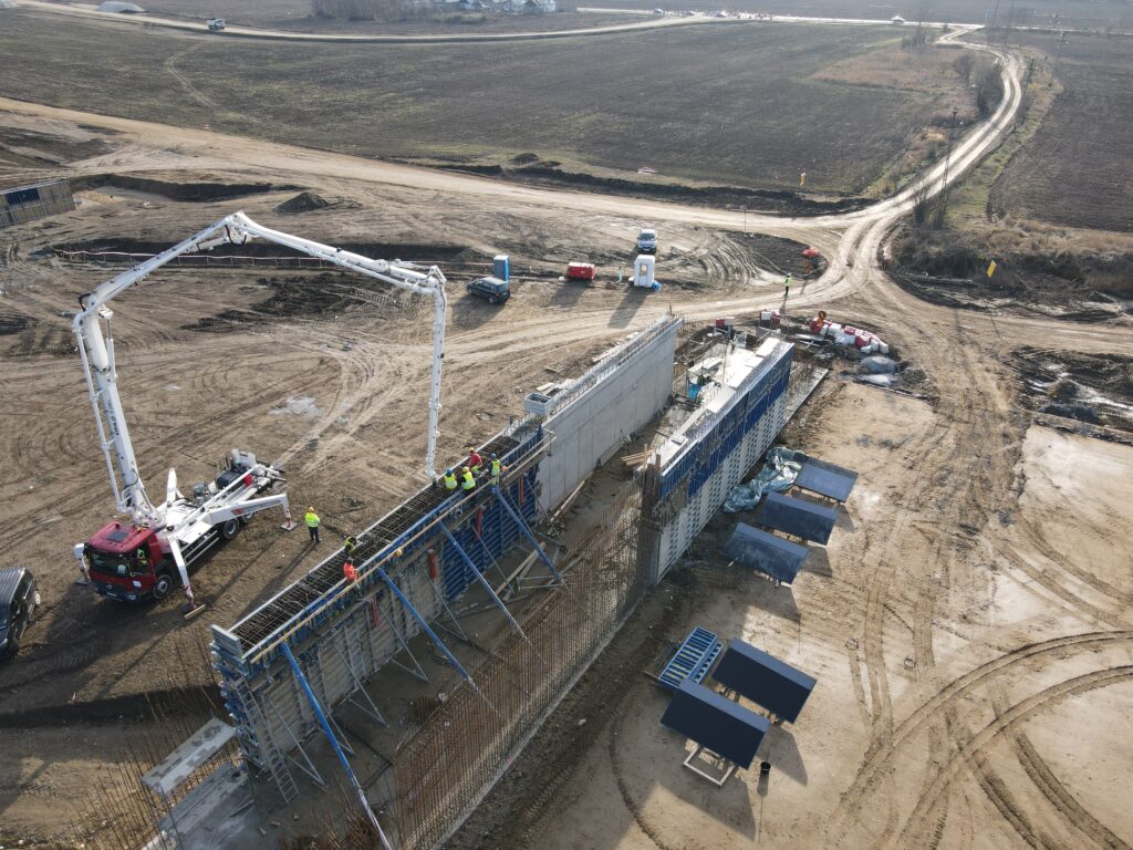 Șantierului Curtea de Argeș – Pitești al autostrăzii Sibiu – Pitești avansează așa după cum era prevăzut