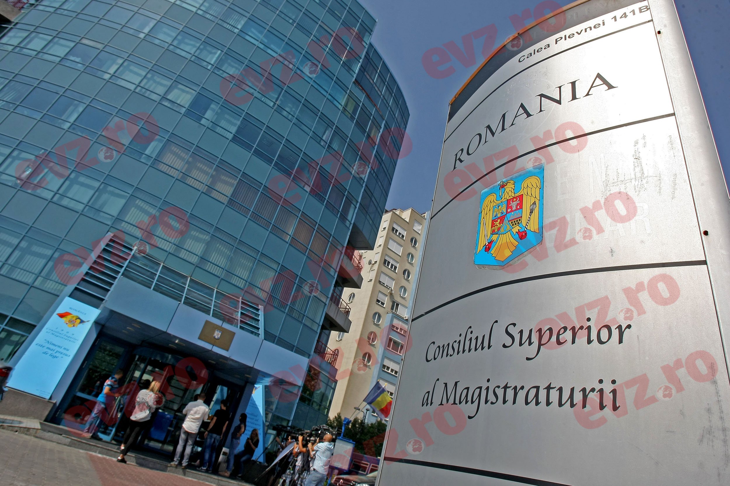 Instanțele și parchetele discută astăzi despre noua lege a salarizării. CSM avertizează asupra unei tensiuni fără precedent în sistem