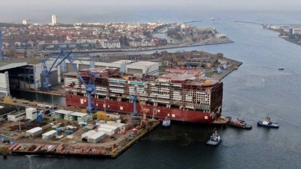 „Este vorba despre mii de familii”. Criza șantierelor navale din anii '90 lovește din plin industria globală