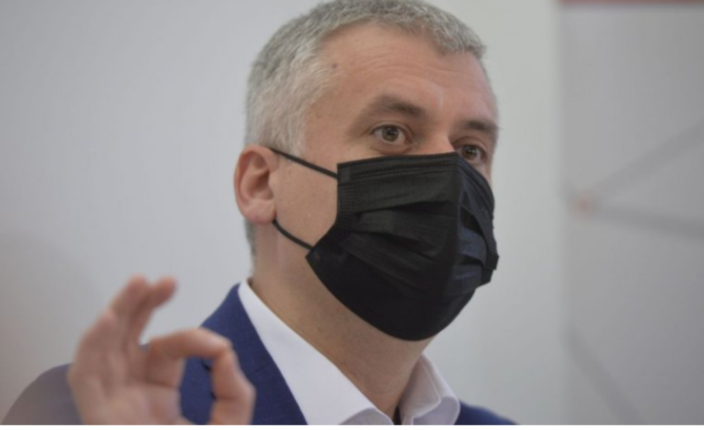 Ce averi au directorii STB: case și terenuri, venituri uriașe, tablouri și bijuterii de mii de euro. Topul bogătașilor