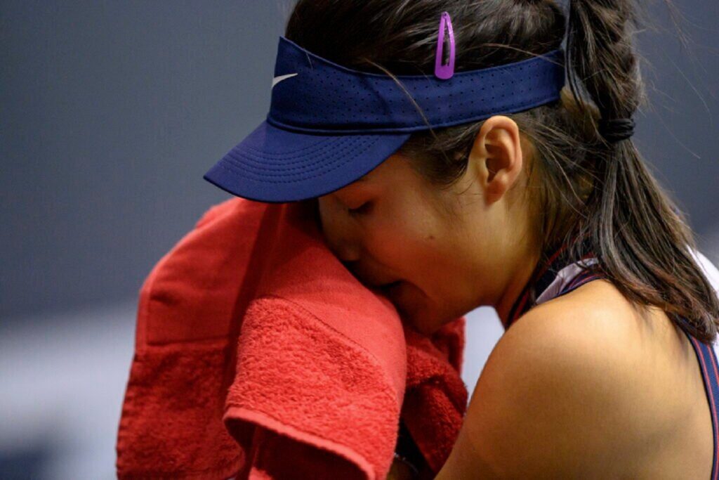 Rateu pentru Emma Răducanu! Nu va avea loc mult-așteptatul meci cu Simona Halep