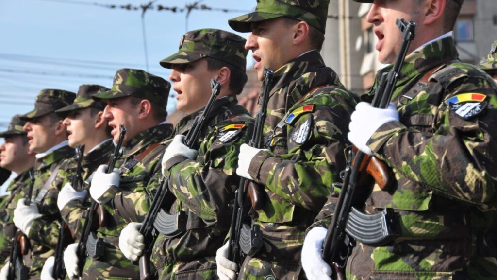 Armată obligatorie în România? Anunț de la Guvern în miez de noapte