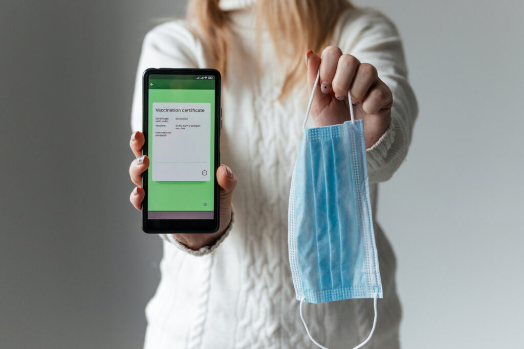 În ce lună se va renunța la certificatul verde? Un medic celebru a făcut marele anunț: Ar fi bine