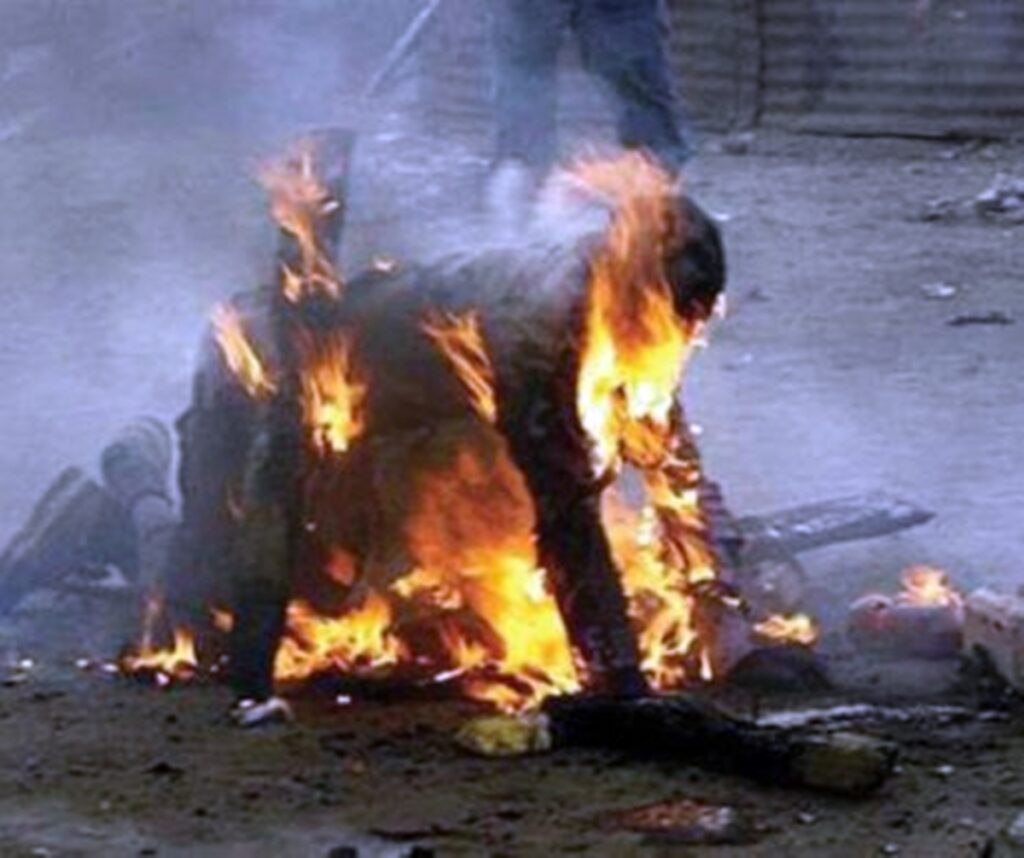 Și-a incendiat intenționat tatăl pentru a-l ucide. Procurorii clujeni spun că nu au mai văzut atâta cruzime