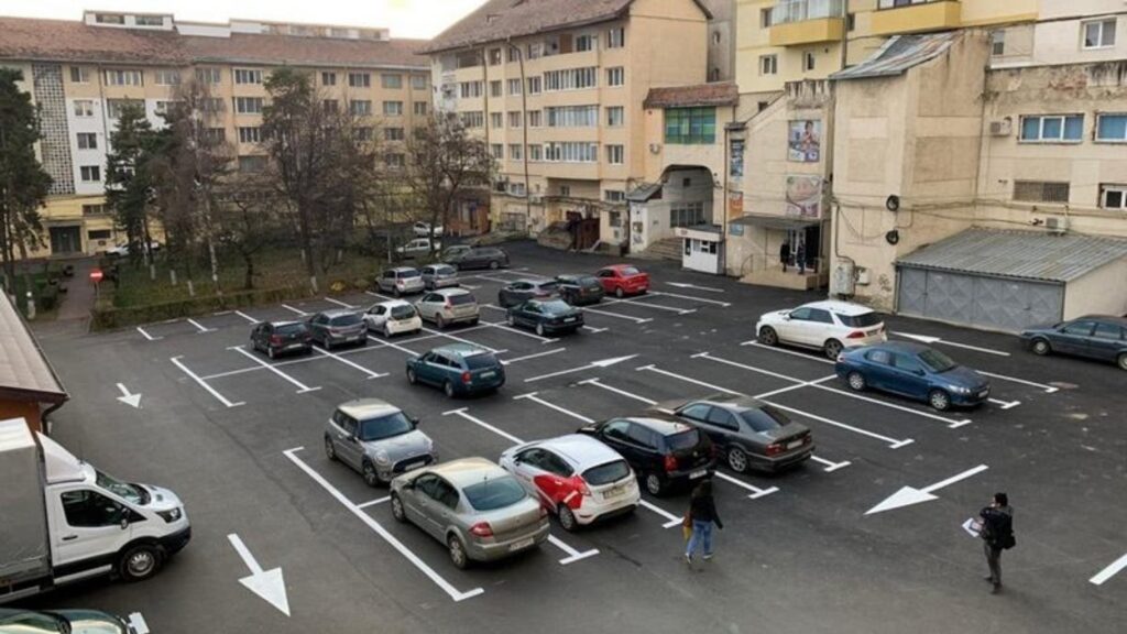 Parcările din Bacău, pușculiță pentru USR. Afacerile primarului Lucian Viziteu cu „omul lui Clotilde”