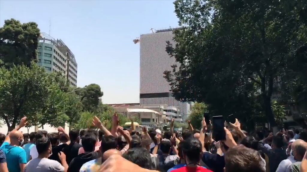 Incendiu uriaș la închisoarea Evin din Iran, în timp ce protestele legate de Mahsa Amini continuă