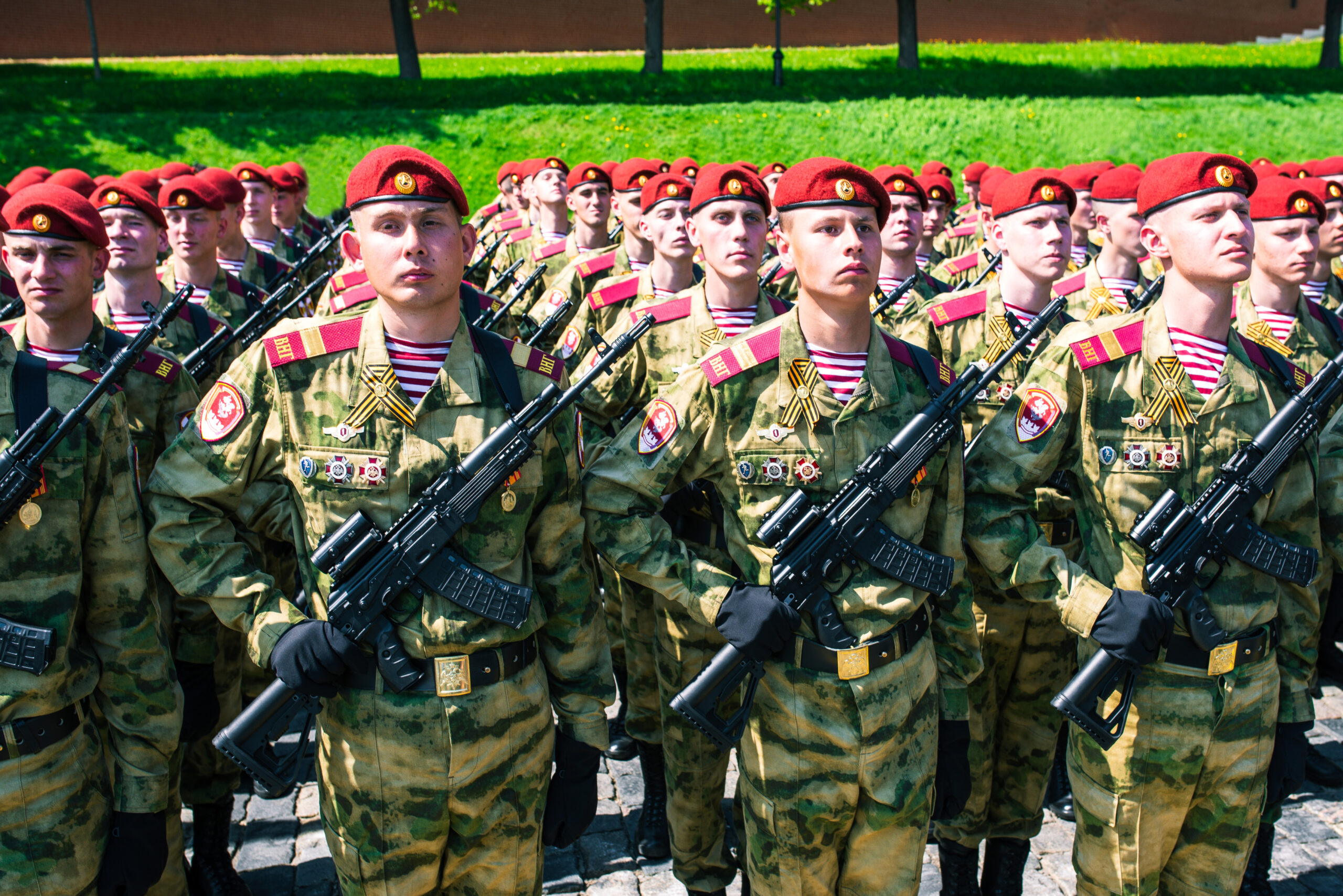 Rusia schimbă regulile pentru militarii care comit infracțiuni. O parte din prima de înrolare ar putea fi recuperată de stat