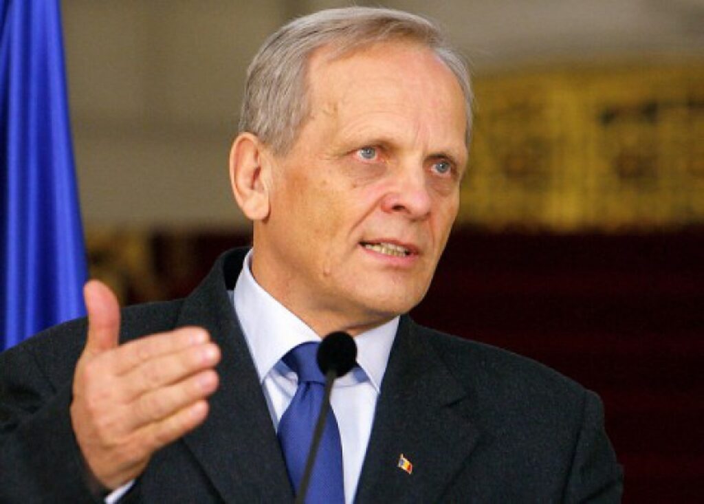 Stolojan nu-l vrea pe Iohanis înapoi în PNL: Trebuie să-și caute o cauză nobilă