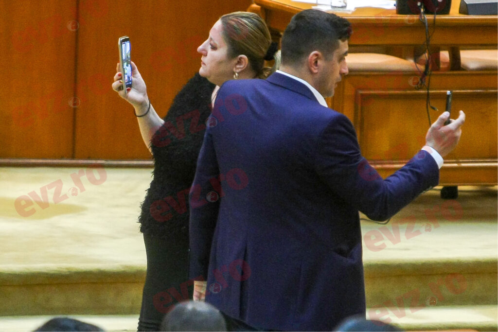 Bugetul pe 2024, în Parlament. Diana Șoșoacă și George Simion au făcut circ