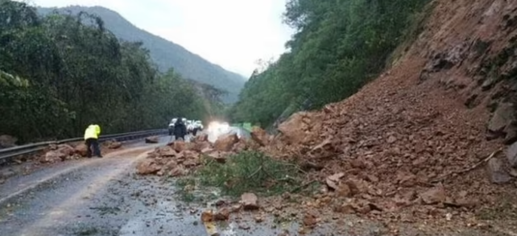 Un cutremur cu magnitudinea de 7,6 a zguduit Papua Noua Guinee. Alertă de tsunami în regiune