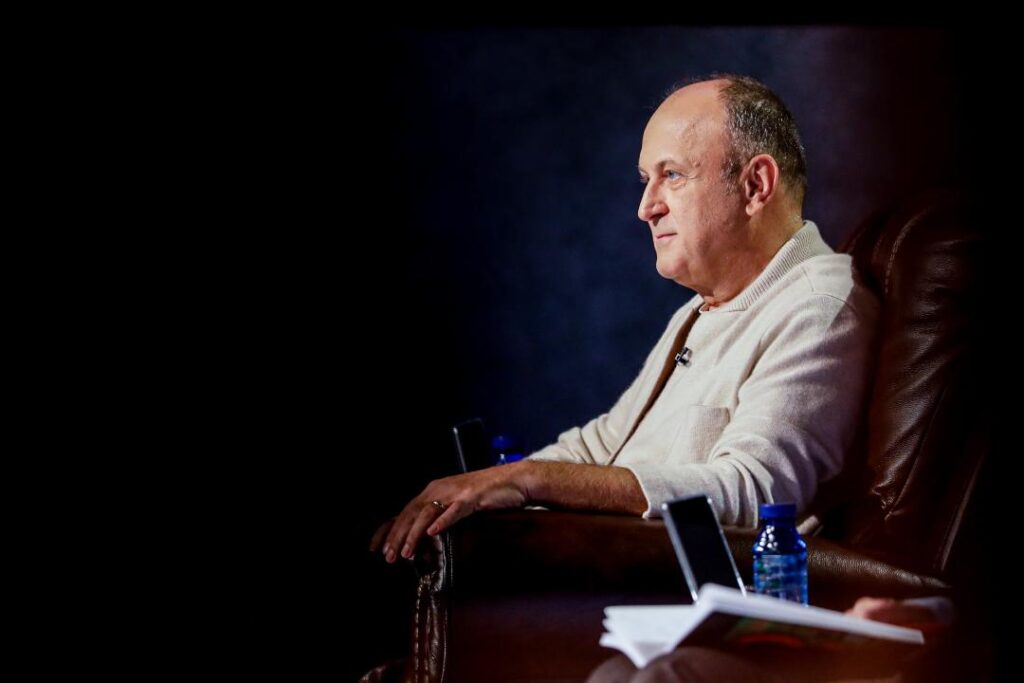 Dan Șucu a știut că va avea o afacere de succes. Lecție de bussiness de la patronul Mobexpert