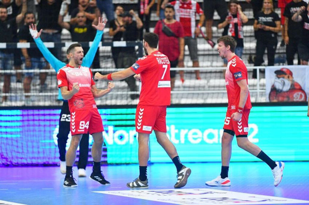 Naționala de handbal masculin a României a fost învinsă de Insulele Feroe, 26-28. Tricolorii au fost conduși și cu șapte goluri