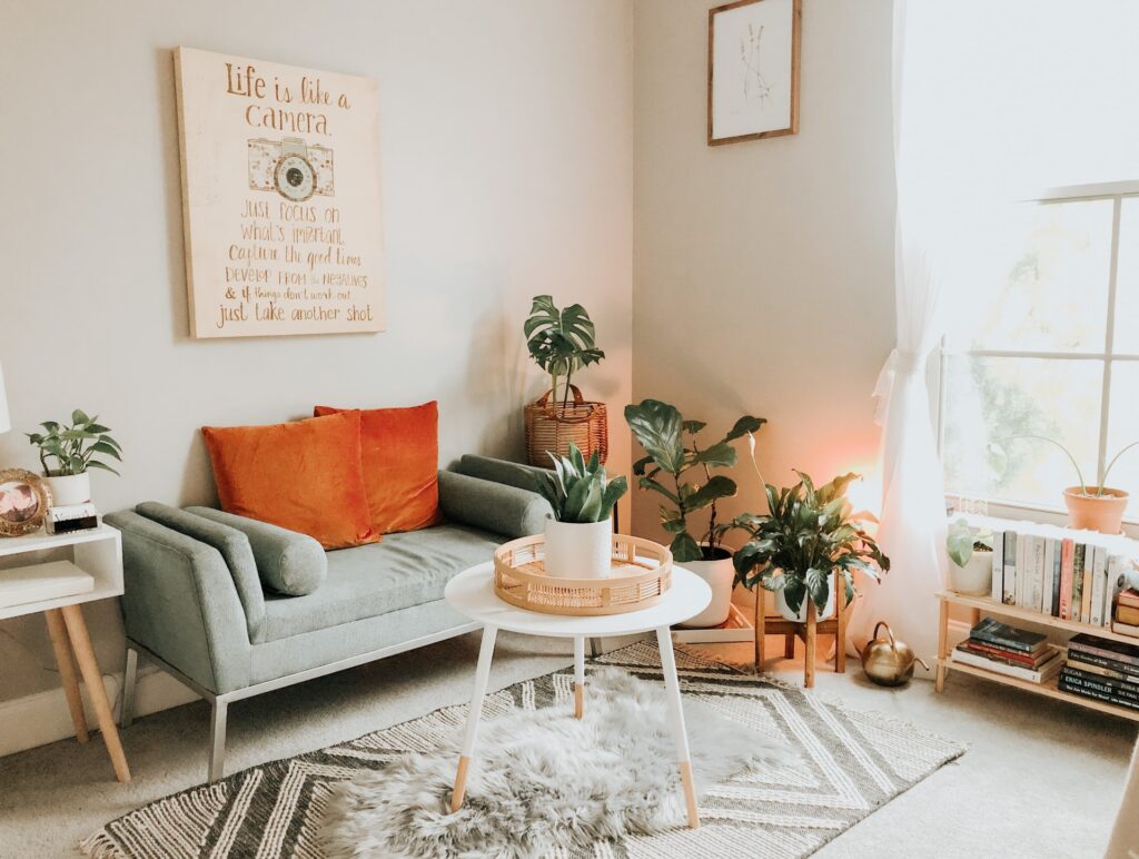 10 modalități prin care să îți faci livingul mai luxos