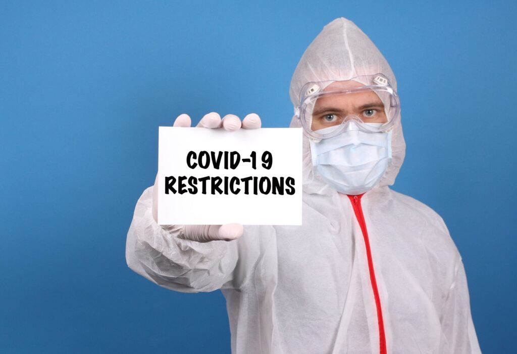 Intră în vigoare de miercuri, 23 martie! Masca redevine obligatorie. Alertă de COVID-19 în Europa