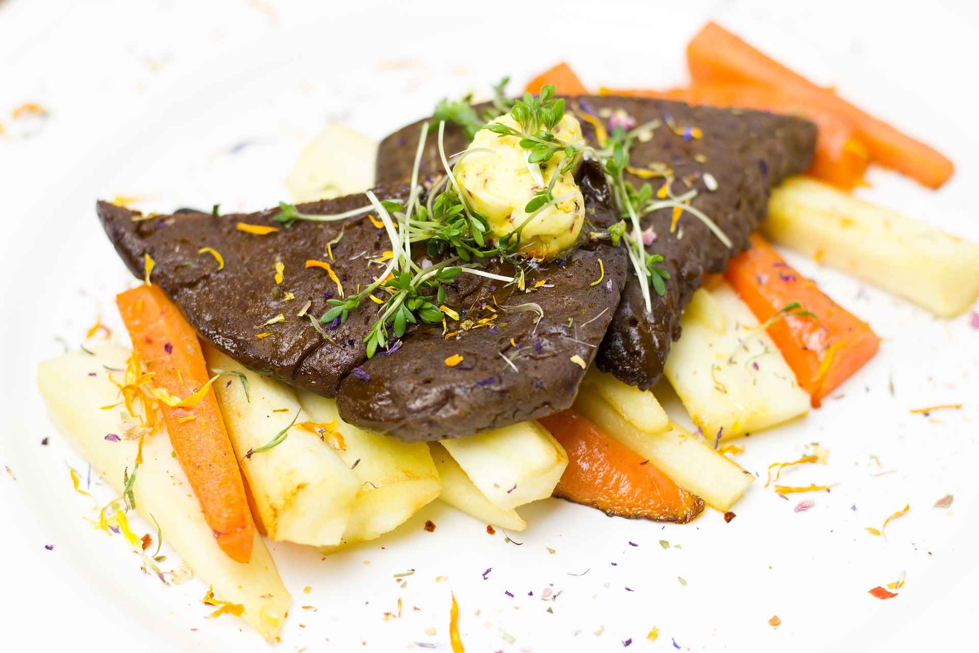 „Friptura vegetală” dispare, dar burgerul vegetarian rămâne. Noua regulă adoptată în UE