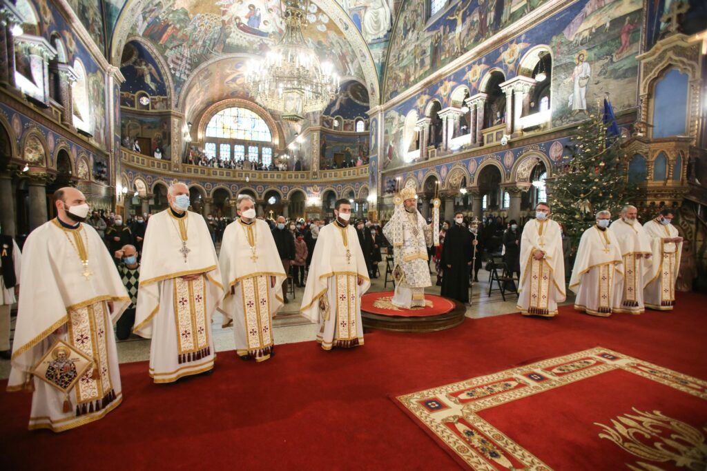 De ce ni se face rău în Biserică? Preoții deslușesc misterul. Acum s-a aflat adevărul