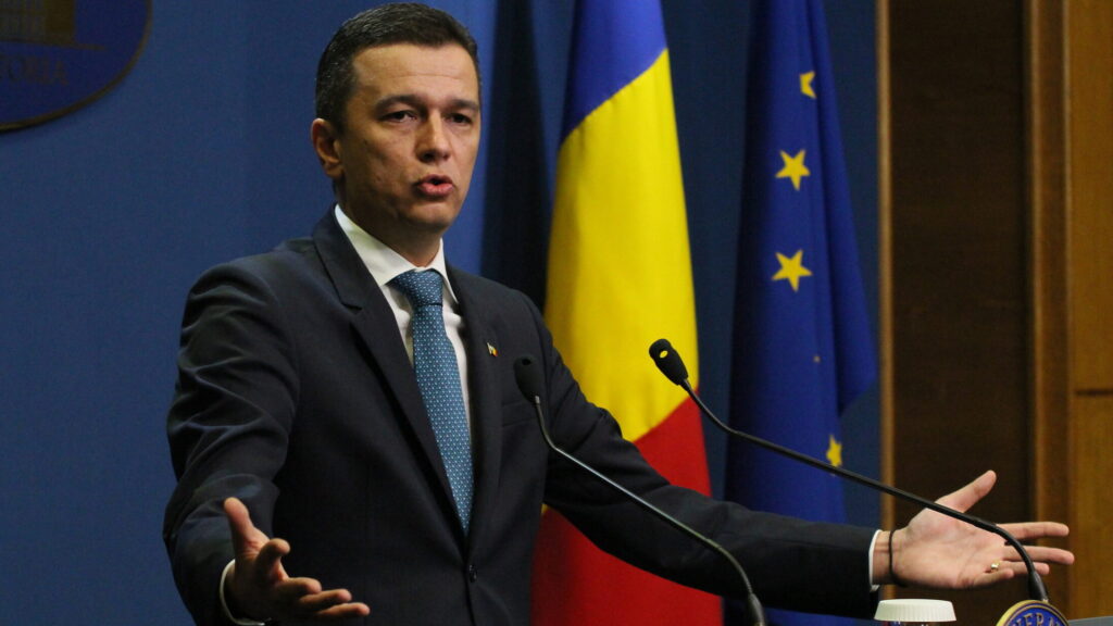 Grindeanu, răspuns nervos despre podul de la Brăila. Ce spune de trenul în flăcări
