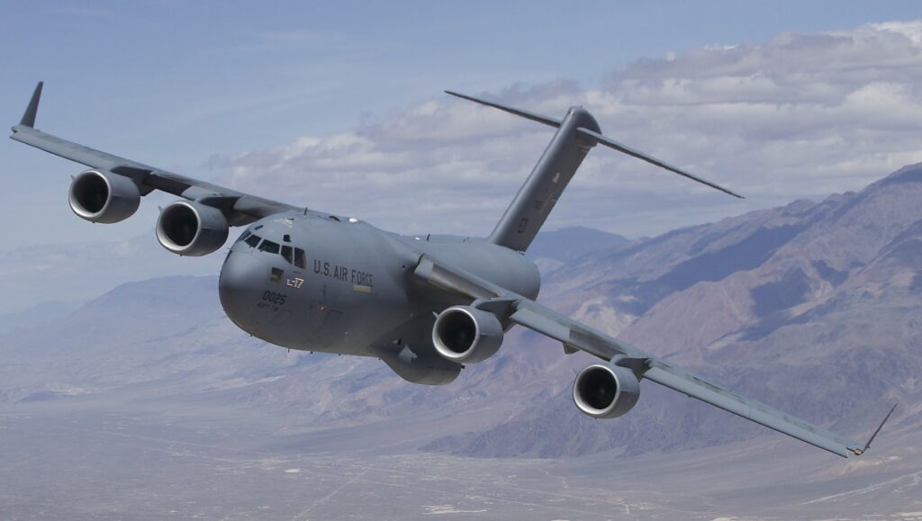 Locul pe care nu-l cunoaște nimeni. Aerodromul de unde este livrat echipament de război în Ucraina