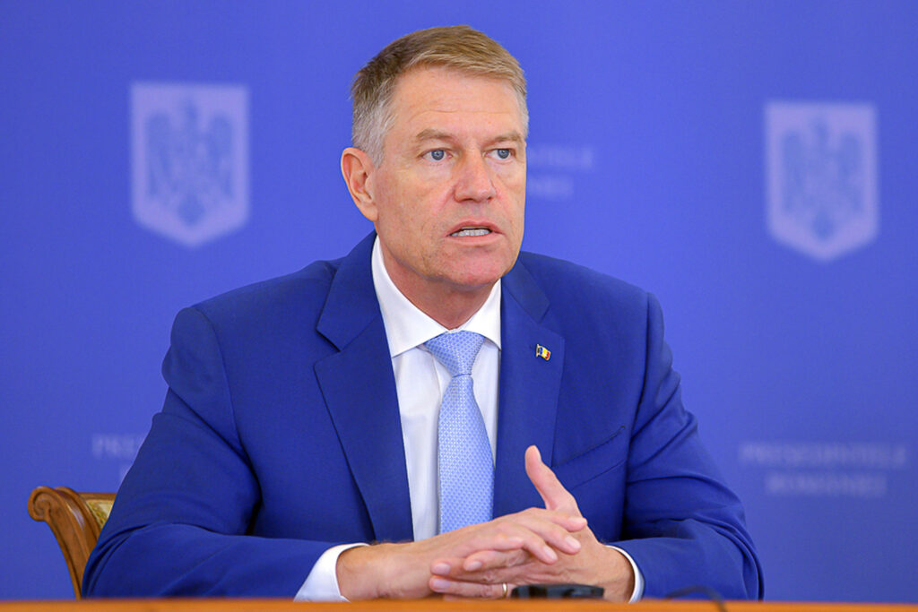 Întrebarea care l-a încuiat pe Klaus Iohannis: Este de acord cu impozitarea veniturilor obținute de profesori din meditații?