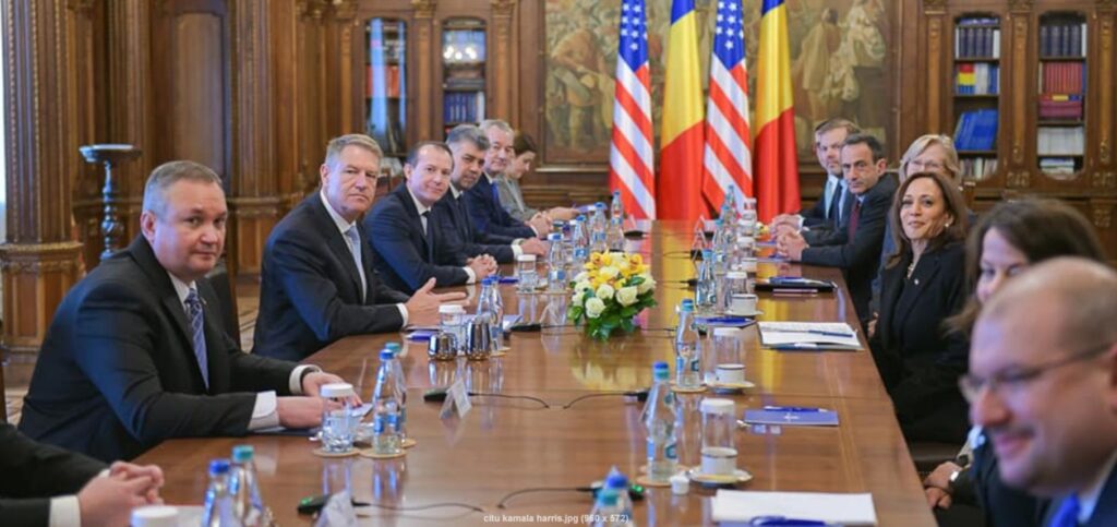 Florin Cîțu, lângă președintele Klaus Iohannis la întâlnirea cu Kamala Harris. Liderul PNL susține majorarea bugetului apărării