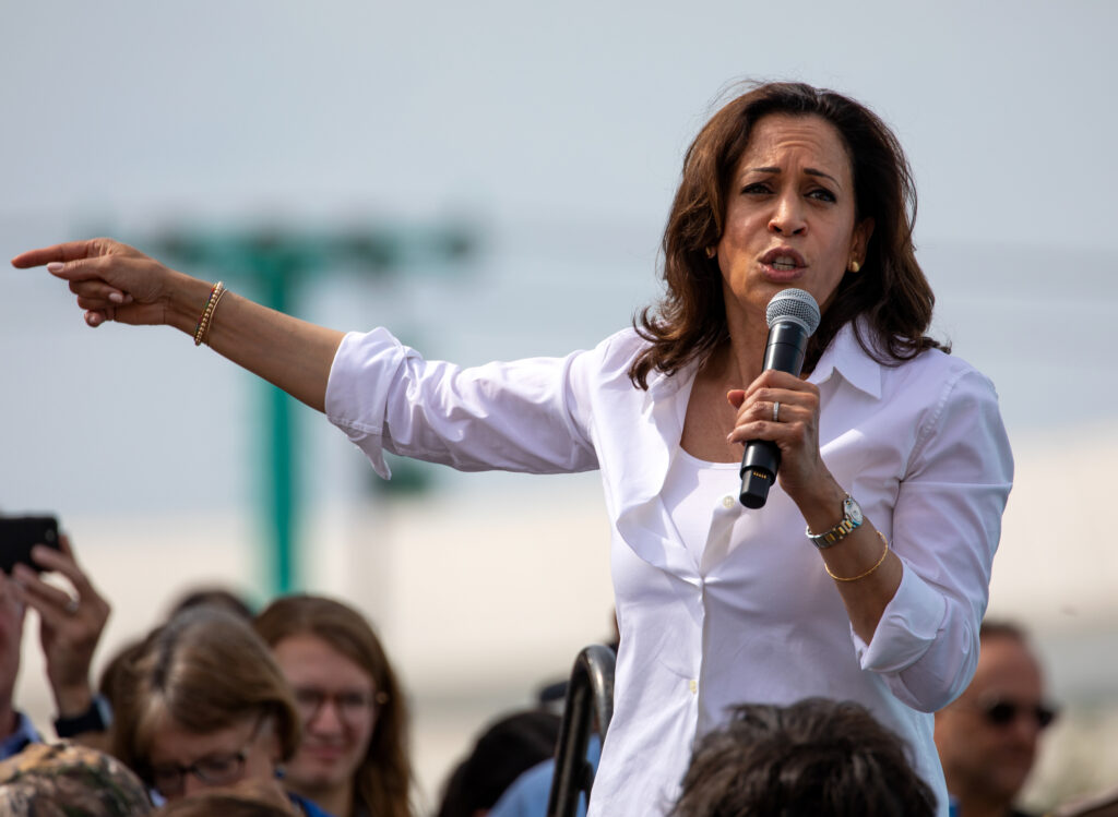 Kamala Harris respinge dezbaterea la televiziunea favorabilă lui Trump. Candidata are o mare cerință