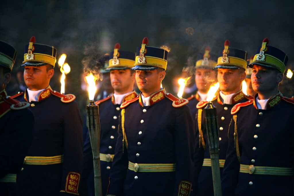 Vasile Dîncu vrea să aducă oameni tineri în Armata României: „Cred că devine atractivă cariera de militar”