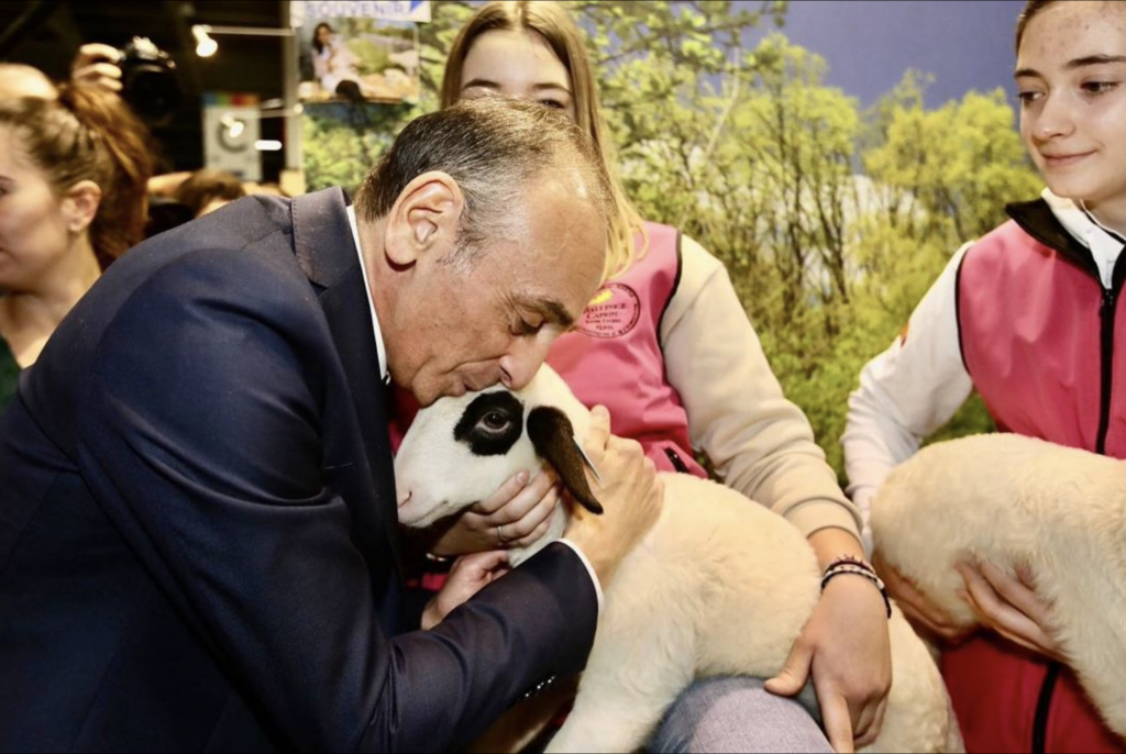 Scandal Video. Eric Zemmour, candidat la președinția Franței, a fost condamnat din cauza clipului său de lansare a campaniei