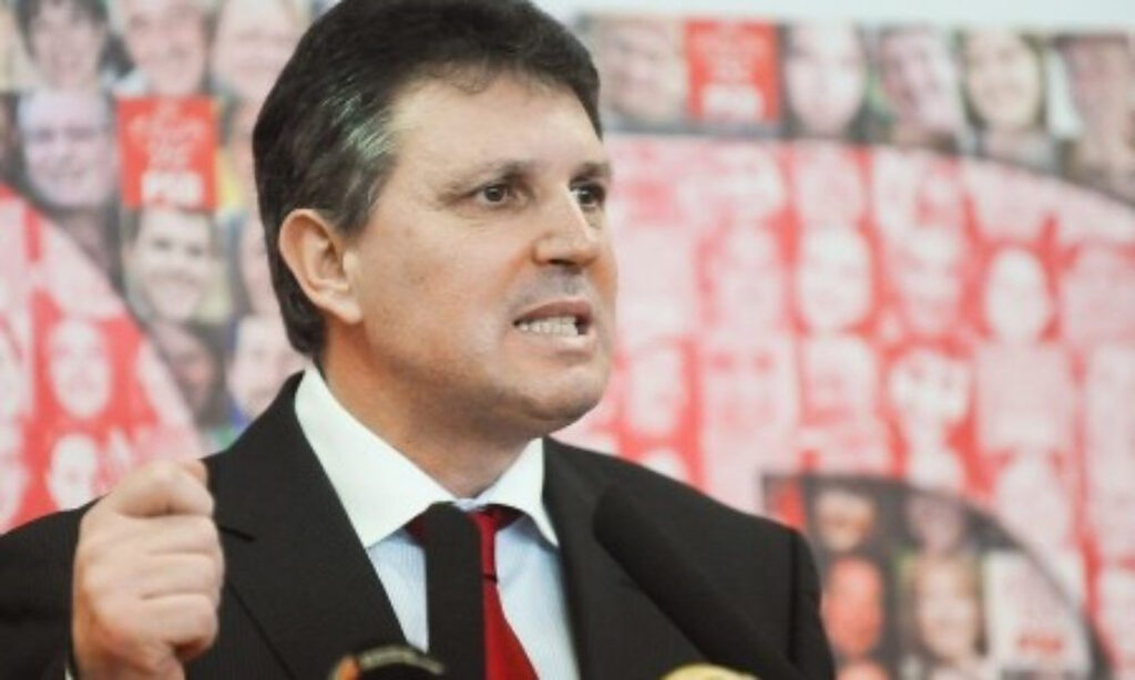 Iulian Iancu a fost numit, miercuri, în conducerea ANRE, după un simulacru în Parlament. Era considerat „omul ruşilor”