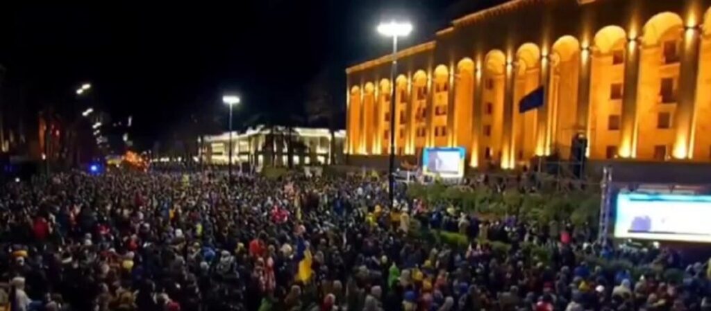 Volodimir Zelenski, mesaj tulburător pentru Europa. Președintele Ucrainei s-a adresat oamenilor ieșiți în stradă