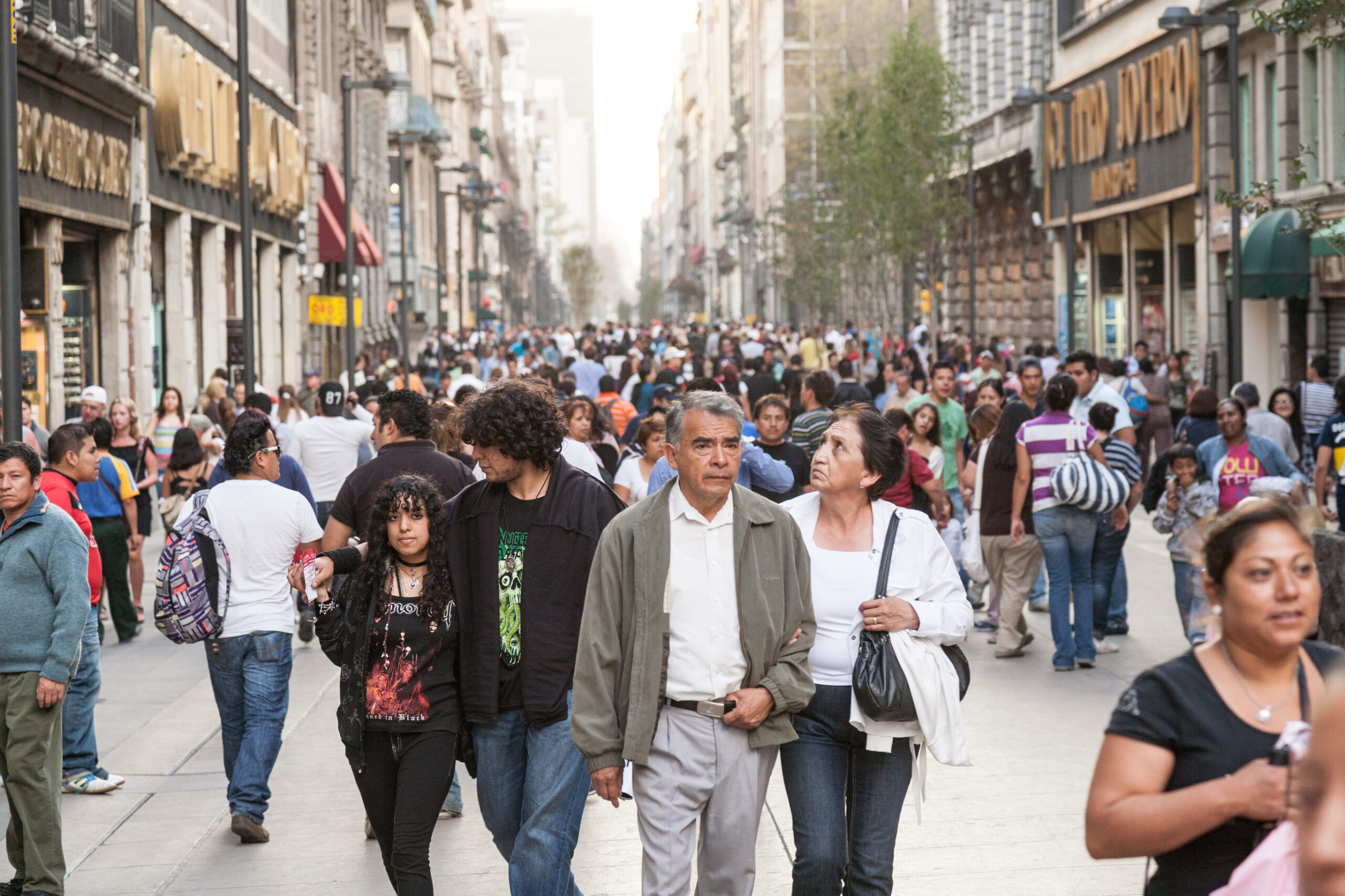 România, peste media UE la discriminarea în spațiile publice