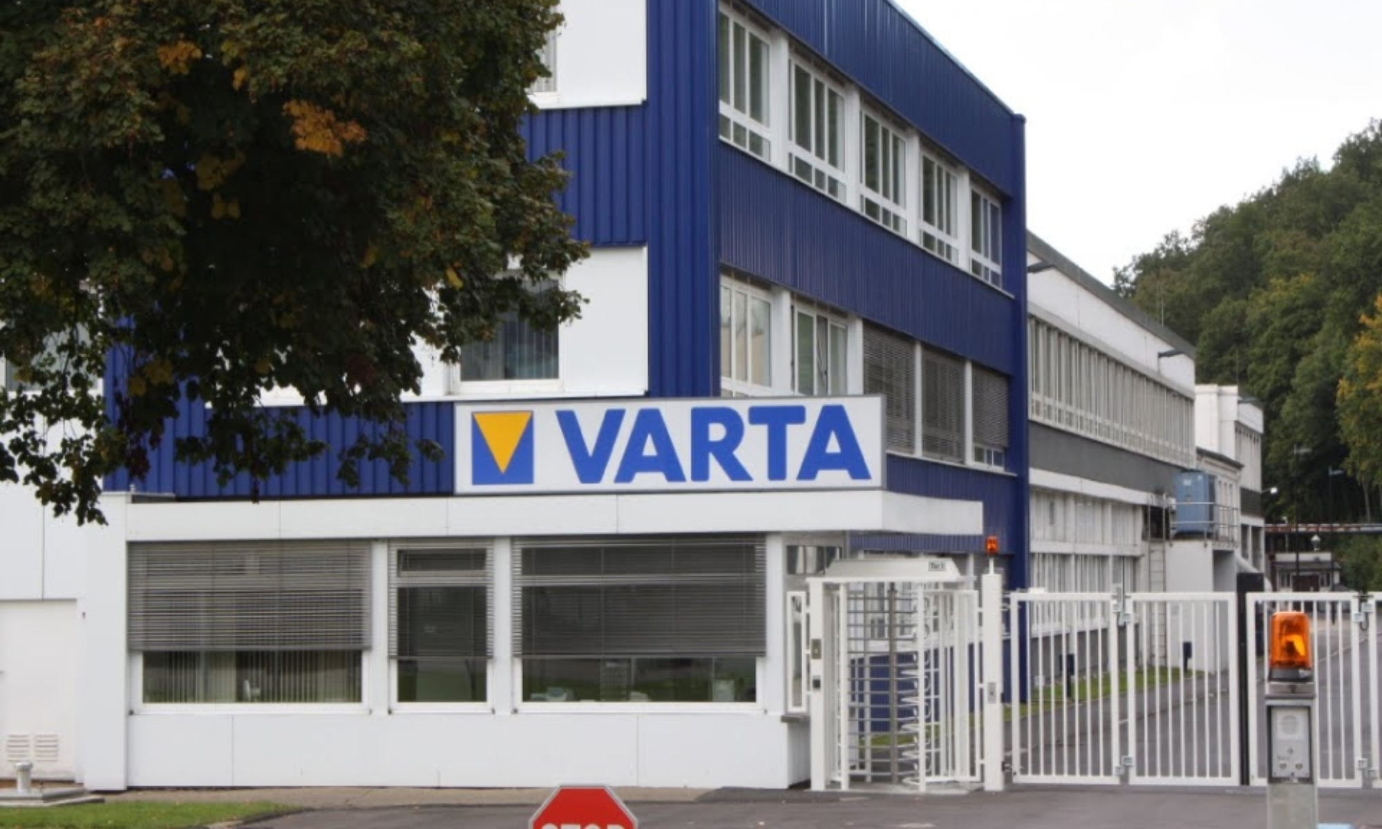 Producătorul de baterii VARTA intră în insolvență. Peste 3.200 de angajați, afectați de criza companiei