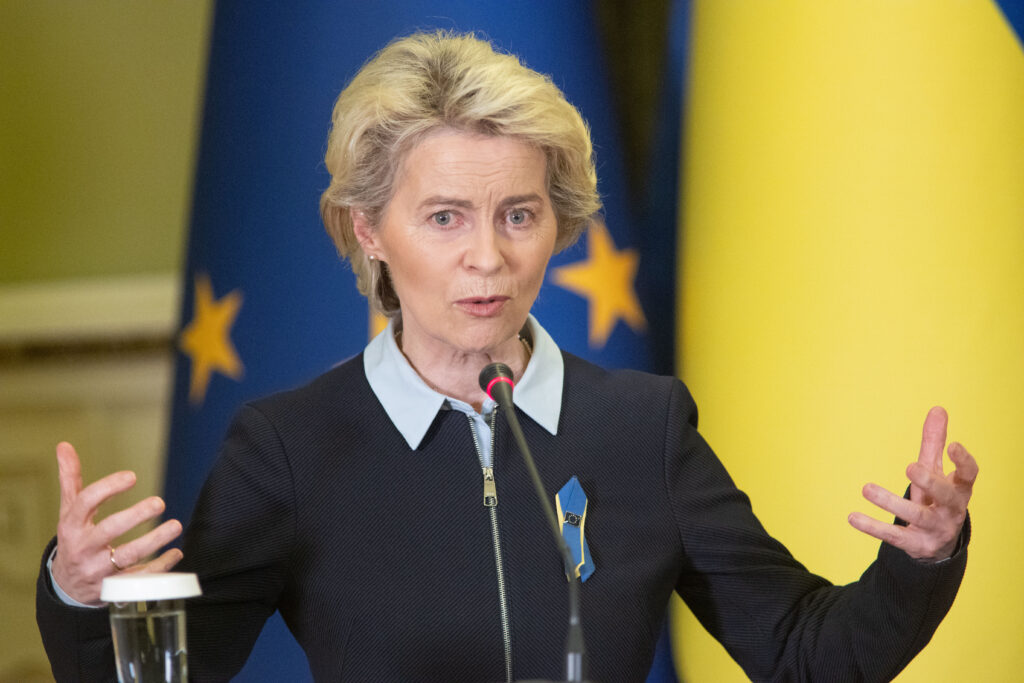 Ursula von der Leyen sugerează ca statele europene să cumpere la comun arme, așa cum s-a procedat în cazul vaccinurilor împotriva coronavirusului