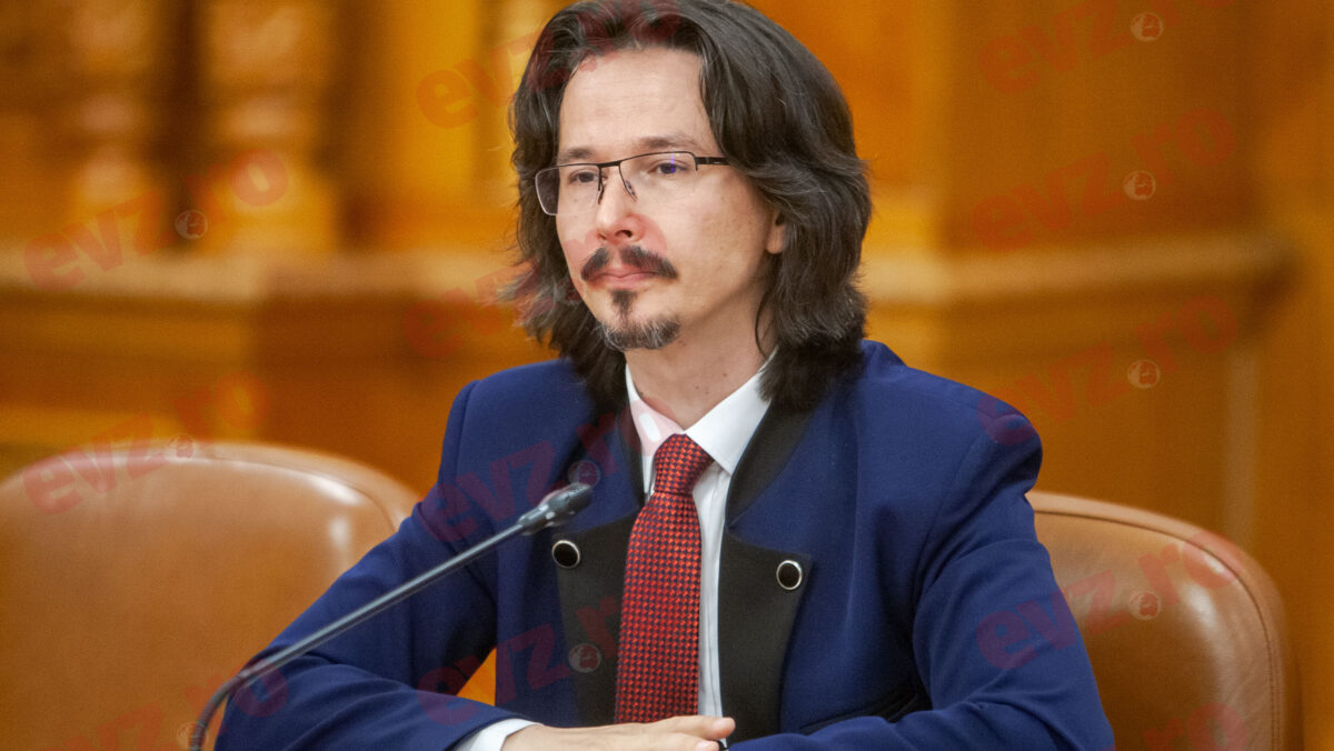 Cristi Danileț, pensionat la 48 de ani, cu peste 16.000 de lei pe lună