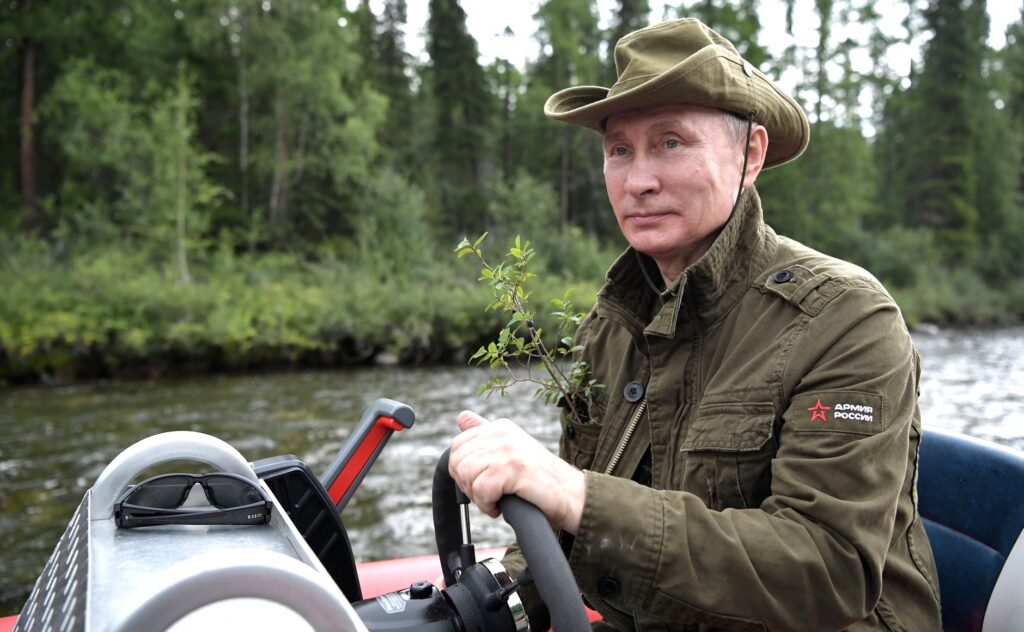 Rusia amenință cu judecata un ziar elvețian din cauza publicării unor imagini defăimătoare cu Putin. Apare cu nas de clovn și vopsit pe față