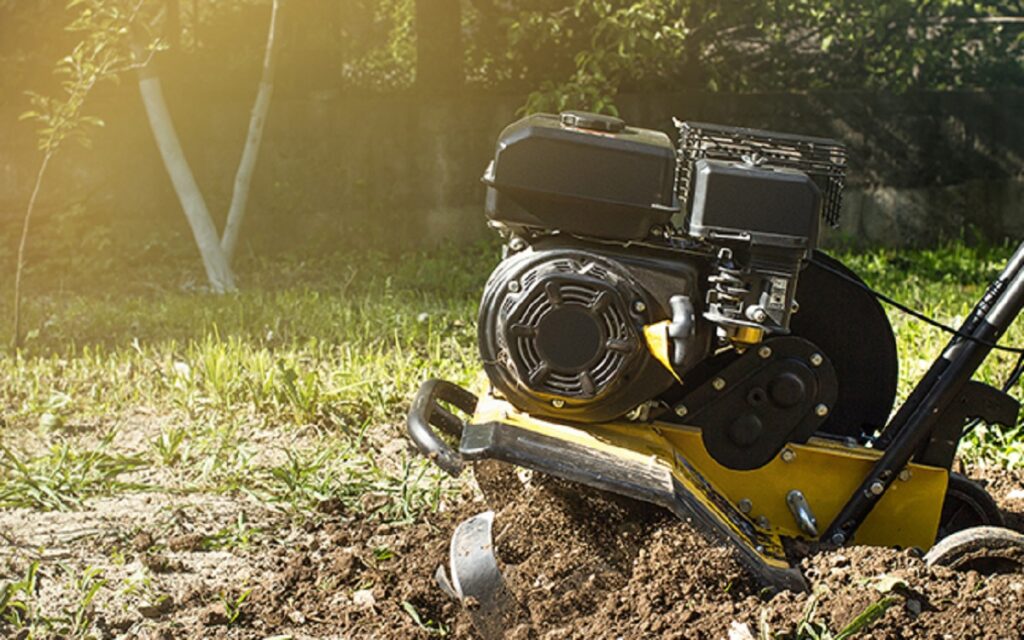 Criza alimentară îi determină pe români să-și cumpere un motocultor