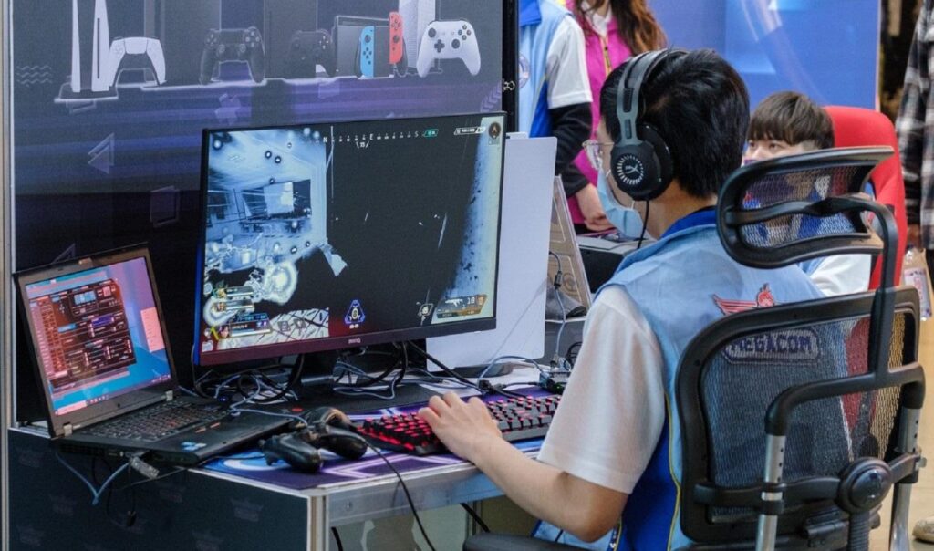 În China represiunile cresc! Limitarea pe internet vine ca un trăsnet pentru companii. Noile reguli stricte stârnesc furie