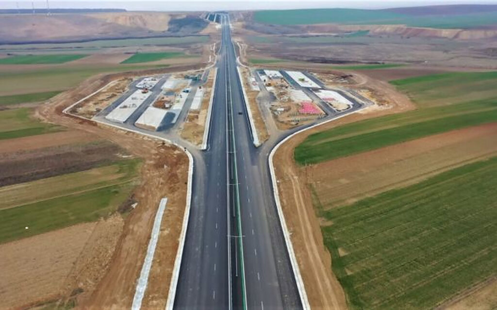 Nicolae Ciucă anunță deschiderea primului tronson din drumul expres Craiova-Pitești: „Sperăm ca românii să se poată bucura”