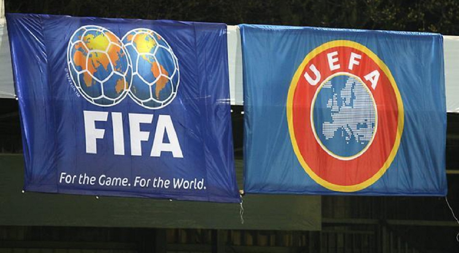 FIFA, transferuri