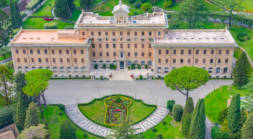 Secret absolut în Vatican. Peste 100 de cardinali, izolați pentru alegerea noului Suveran Pontif