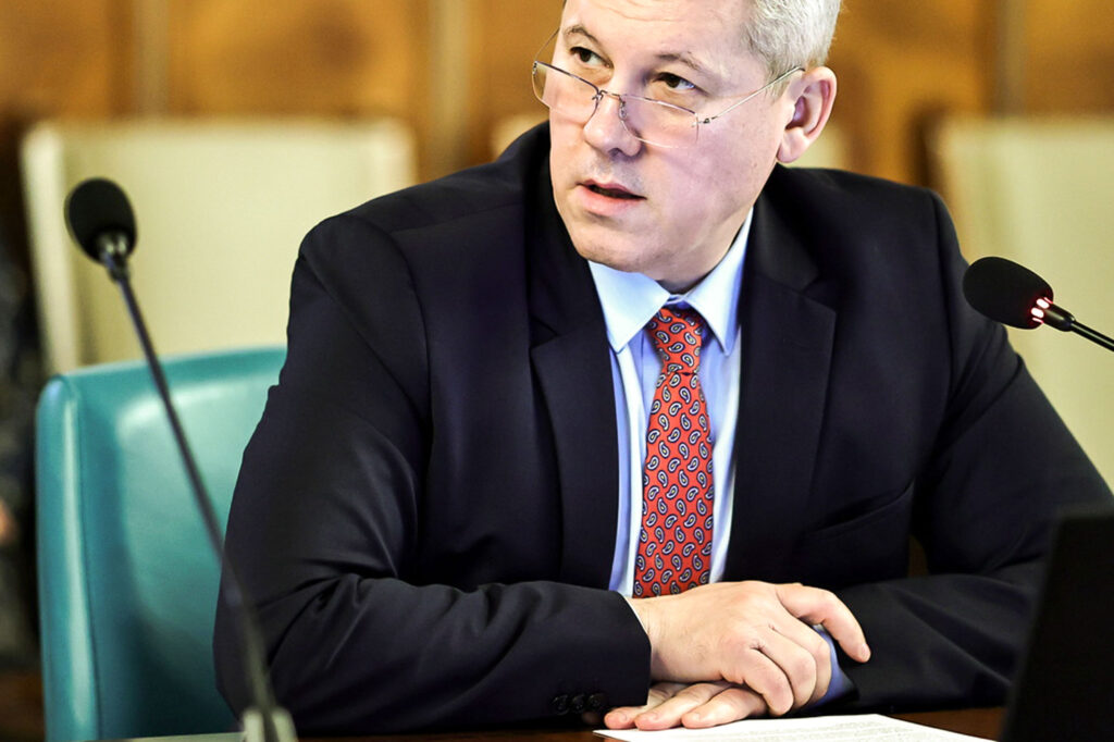 Liber la recrutarea procurorilor și judecătorilor! Ministrul Justiției elimină pedeapsa cu închisoarea pentru racolarea magistraților