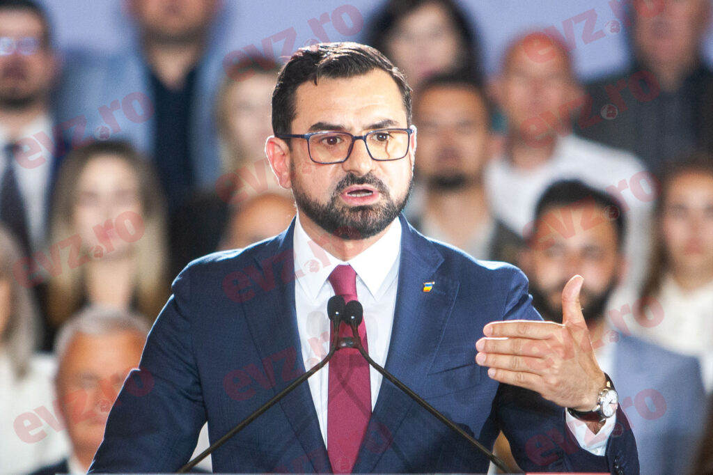 Fostul ministru al Agriculturii, Adrian Chesnoiu, urmărit penal de DNA. Este acuzat de abuz în serviciu